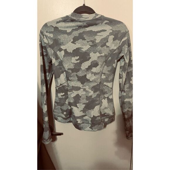 Lululemon Close To Crossing Gray Camouflage Long Sleeve Top Size 4 (B) - Picture 8 of 13